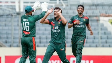 বিশ্ব চ্যাম্পিয়নদের আবার হারিয়ে ঐতিহাসিক সিরিজ জয়