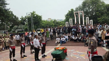 শহীদ মিনারে রাষ্ট্রীয় শ্রদ্ধায় মুস্তাফা মনোয়ারকে বিদায়
