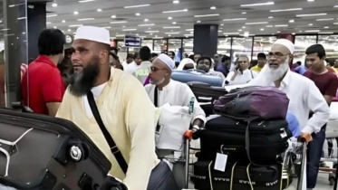 হজ শেষে দেশে ফিরলেন ৬৩ হাজার ৭৮৩ হাজি