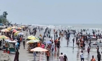 কুয়াকাটায় বাড়ছে পর্যটক সমাগম