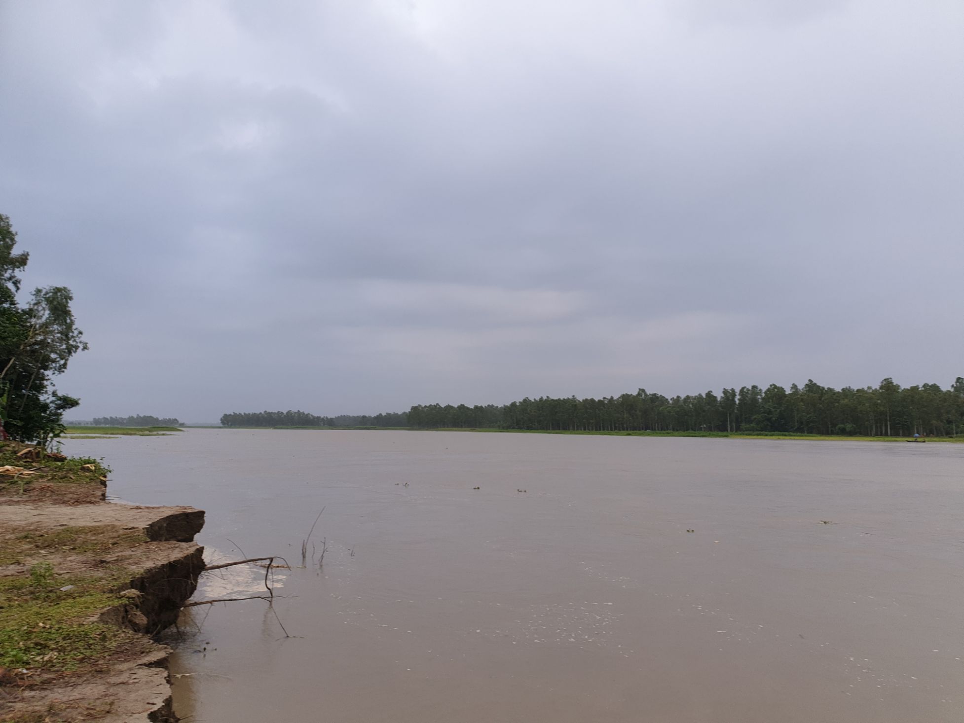 বর্ষা - নদী ভাঙ্গন