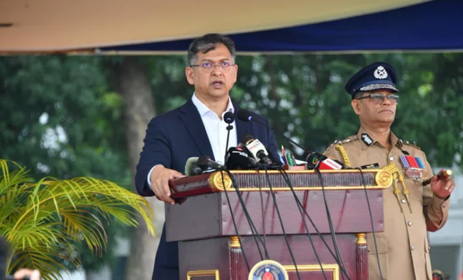 সেবার মাধ্যমে সত্যিকার অর্থেই ‘জনগণের পুলিশ’ হিসেবে নিজেদের প্রতিষ্ঠিত করতে হবে: স্বরাষ্ট্রমন্ত্রী