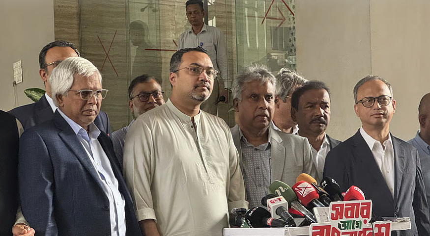 'আগের মত গ্যাস-বিদ্যুৎ পাবে কারখানা’: প্রধানমন্ত্রীর আশ্বাস পাওয়ার কথা বললেন এফবিসিসিআই প্রশাসক