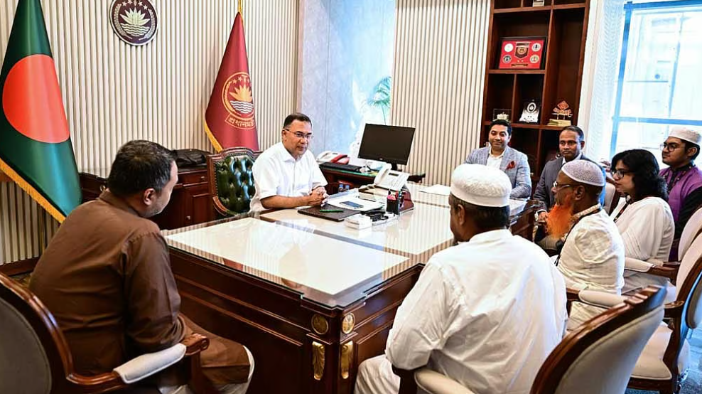 প্রধানমন্ত্রীর সঙ্গে সাক্ষাৎ সমাজে ‘দৃষ্টান্ত স্থাপন করা’ তিন ব্যক্তির