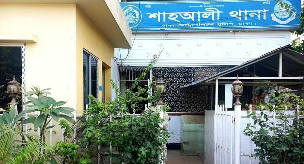 মিরপুরে স্বাস্থ্যকেন্দ্রে ভাংচুর-লুট, সরানো হল শাহআলীর ওসিকে