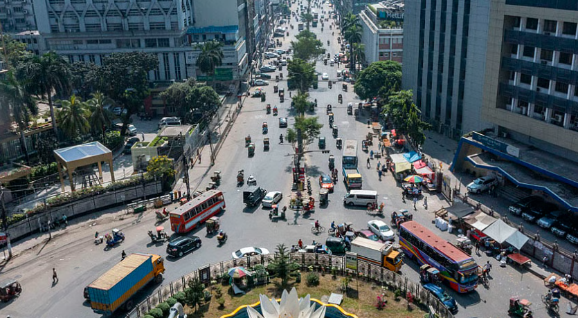 পূজার ছুটিতে ফাঁকা হচ্ছে ঢাকা