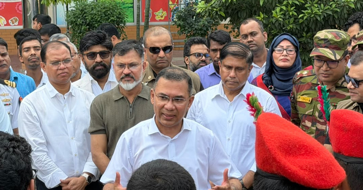 সাড়ে চার ঘণ্টায় রাজধানীর ১৩ স্থানে প্রধানমন্ত্রী, পরিচ্ছন্নতা নিয়ে অসন্তোষ