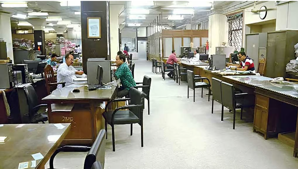 সরকারি চাকুরেরা ভাতা পাবেন আগের মূল বেতন ধরে