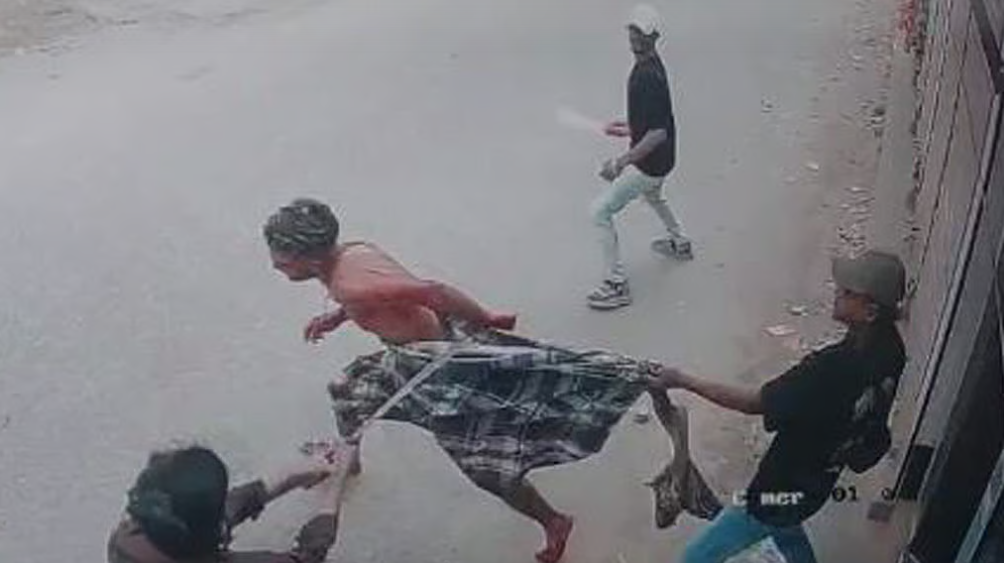 কেরাণীগঞ্জে যুবককে কুপিয়ে ও গুলি করে হত্যা