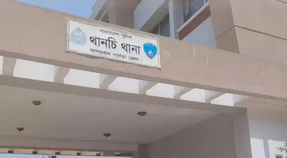 থানচিতে জিপ খাদে পড়ে দুই পর্যটক নিহত, আহত ৫