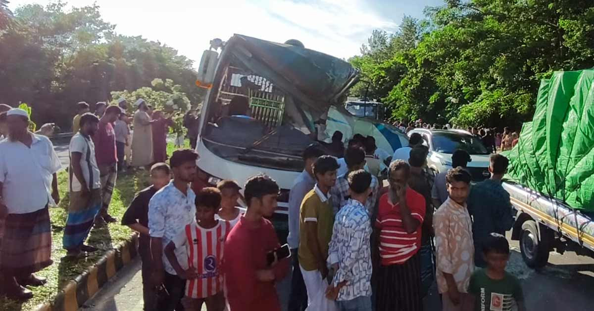 মাদারীপুরে দুই বাসের সংঘর্ষ, নিহত ৩