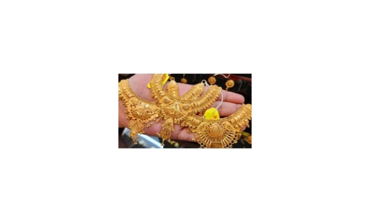 আবারও  সোনার দাম কমলো 