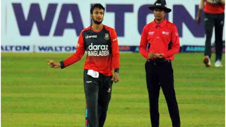 সাদা বলে সাকিবের ৪০০ উইকেটের কীর্তি
