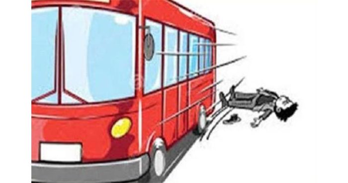 ভাড়া নিয়ে বিতর্কে যাত্রীকে চলন্ত বাস থেকে ফেলে দিলো