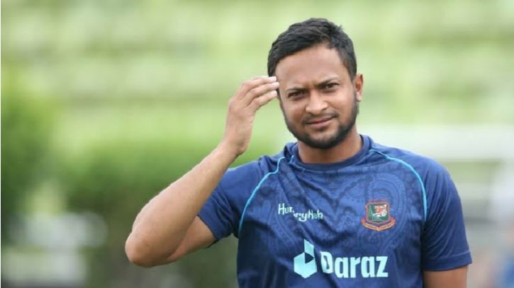 আবারও শীর্ষে সাকিব
