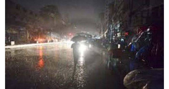 আবারও কালবৈশাখী প্রত্যক্ষ করল রাজধানীবাসী