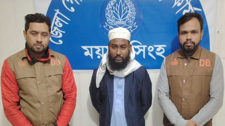 দিপু হত্যা: লাশ পোড়ানোয় ‘নেতৃত্ব’ দেওয়া যুবক গ্রেপ্তার