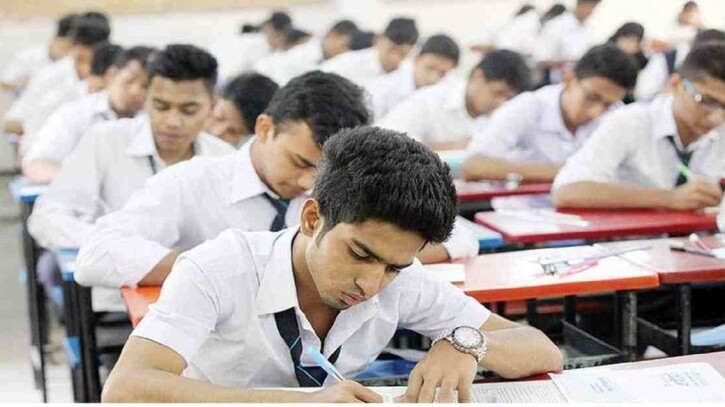 অনির্দিষ্টকালের জন্য এইচএসসি পরীক্ষা স্থগিত
