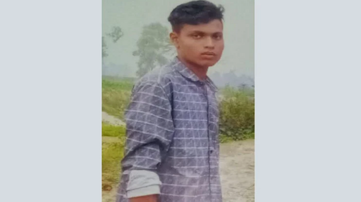 ছোট ভাইকে মানুষ করার স্বপ্ন পূরণ হলো না শহীদ বিপ্লবের