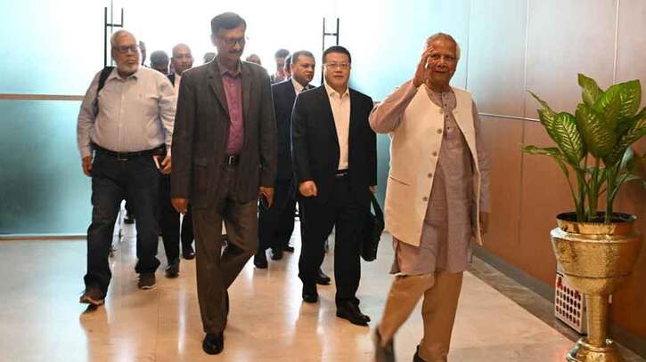 প্রথম দ্বিপক্ষীয় সফরে চীনের পথে প্রধান উপদেষ্টা