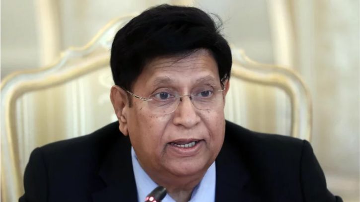 প্লেনে হঠাৎ অসুস্থ  হয়ে সিএমএইচে ভর্তি পররাষ্ট্রমন্ত্রী