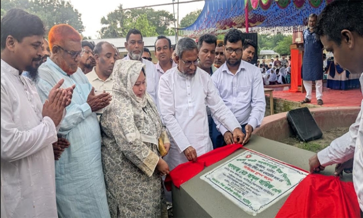 নাটোরে স্কুল ভবন নির্মাণ কাজের ভিত্তিপ্রস্তর স্থাপন