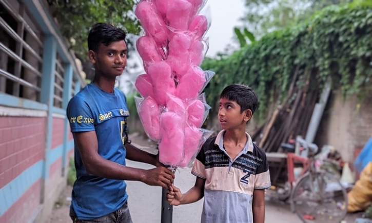 হাওয়াই মিঠাইয়ের মতো জীবন ওদের