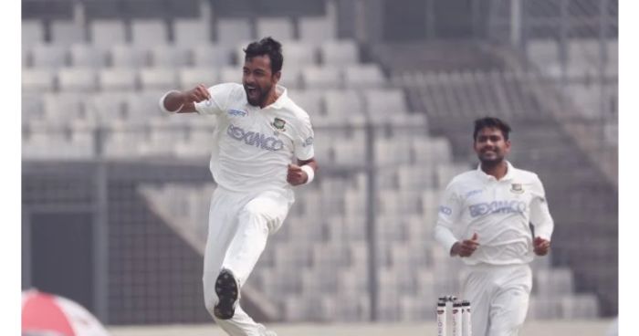 দিনের শুরুতেই রাহির আঘাত
